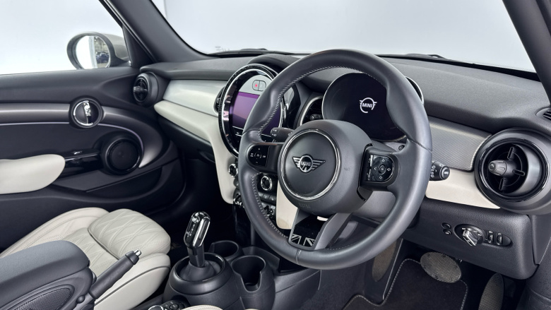 MINI Hatchback 1.5 Cooper Exclusive 5dr Auto Petrol Hatchback